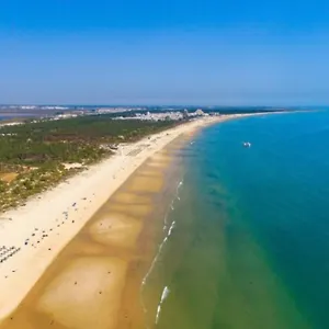 https://centro-de-ayamonte-junto-al-ro-guadiana-y-nuevo-puerto.es-andalucia.com